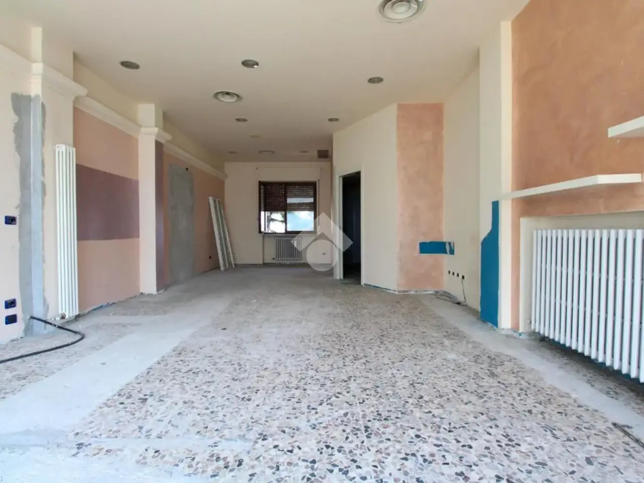Negozio in Via Roma 1, Ponte San Pietro, {3} - Foto 1