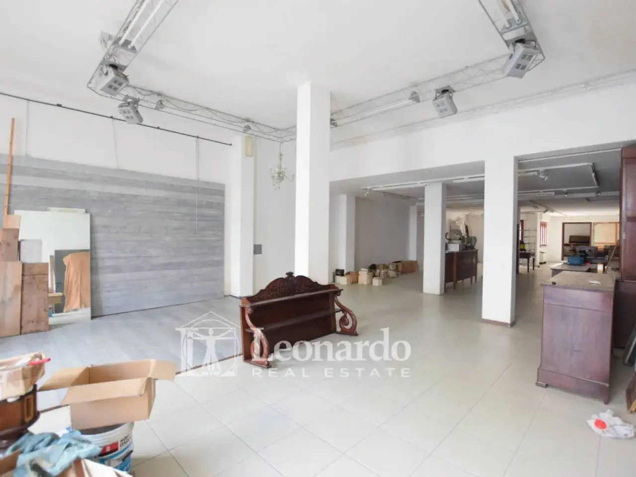 Negozio in Piazza Azeglio, Viareggio, {3} - Foto 1