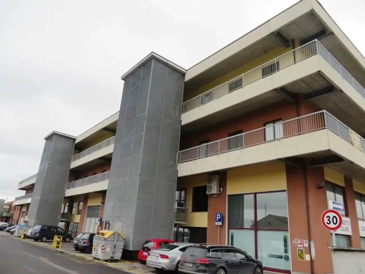 Capannone in Via Calcinaro 2089/2095, Cesena, {3} - Foto 1