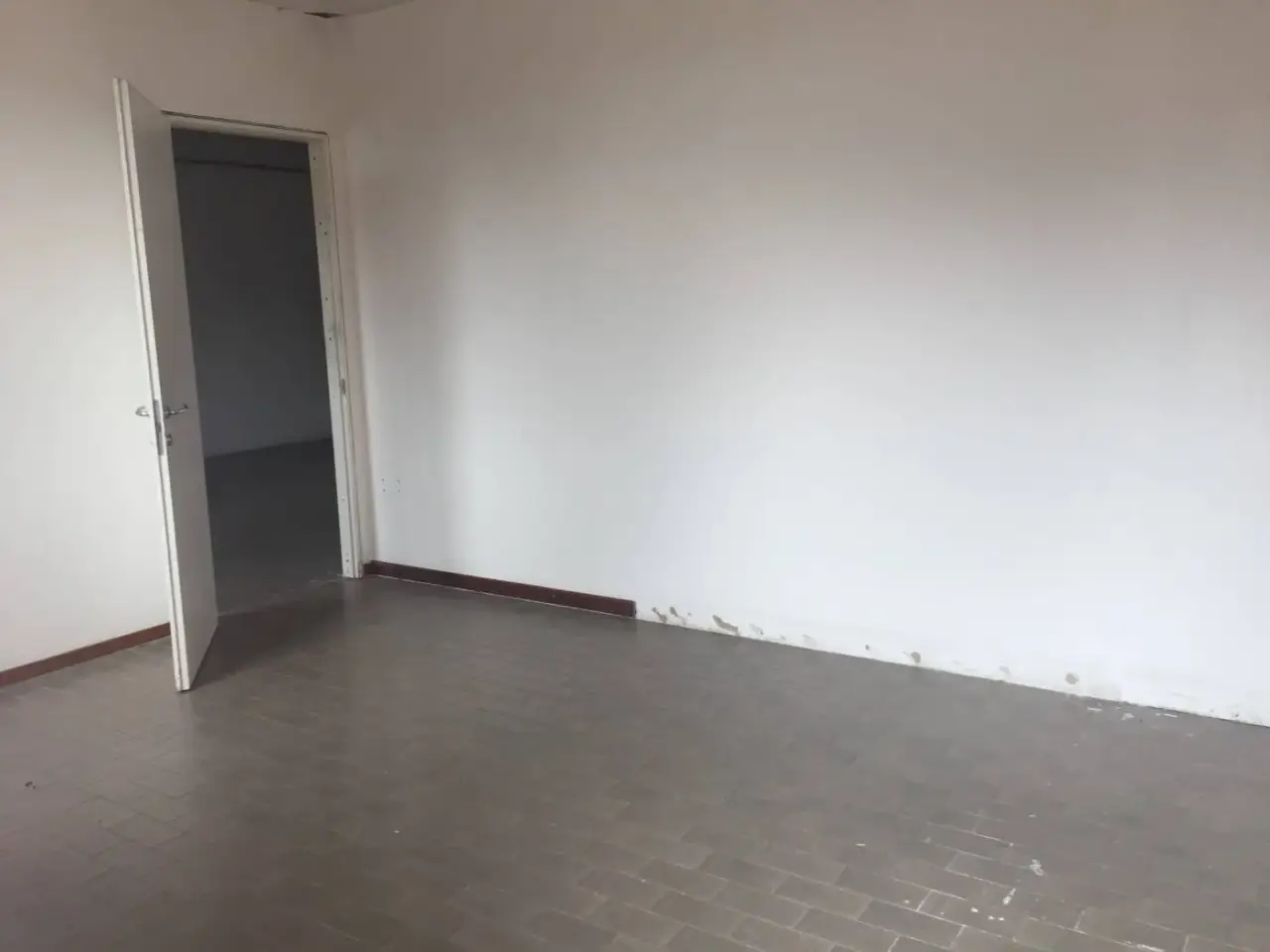 Negozio in Via del Progresso 45, Vicenza, {3} - Foto 1