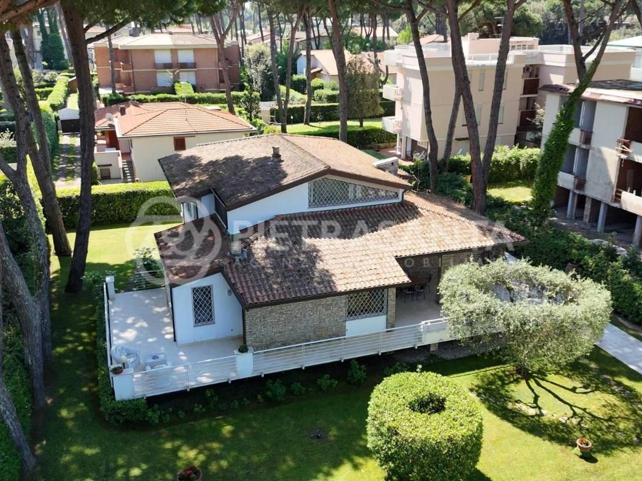 casa indipendente in vendita a Camaiore in zona Lido di Camaiore