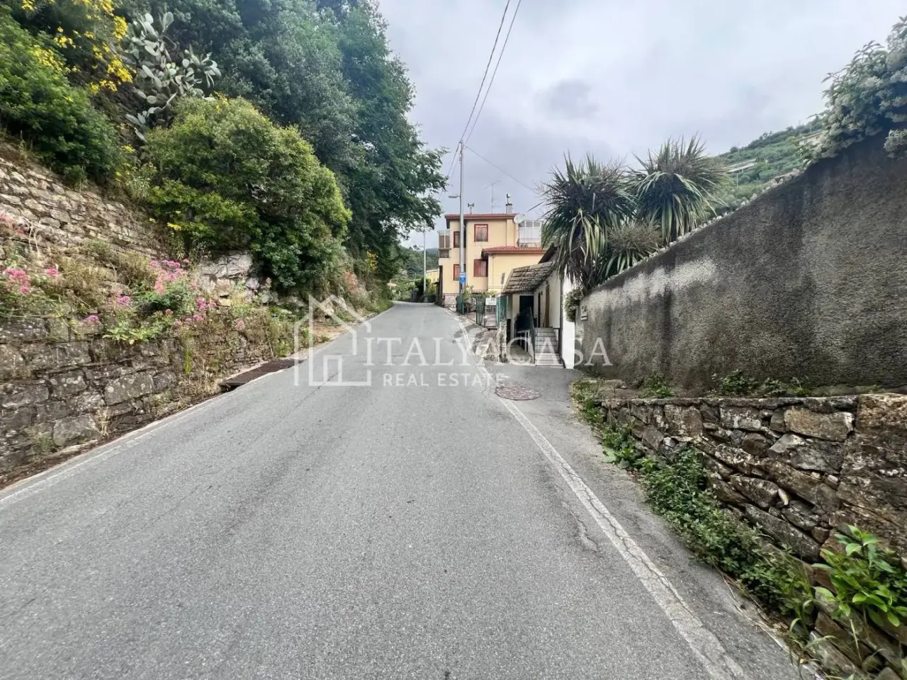 Magazzino in Strada Modeni 5, Sanremo, {3} - Foto 1