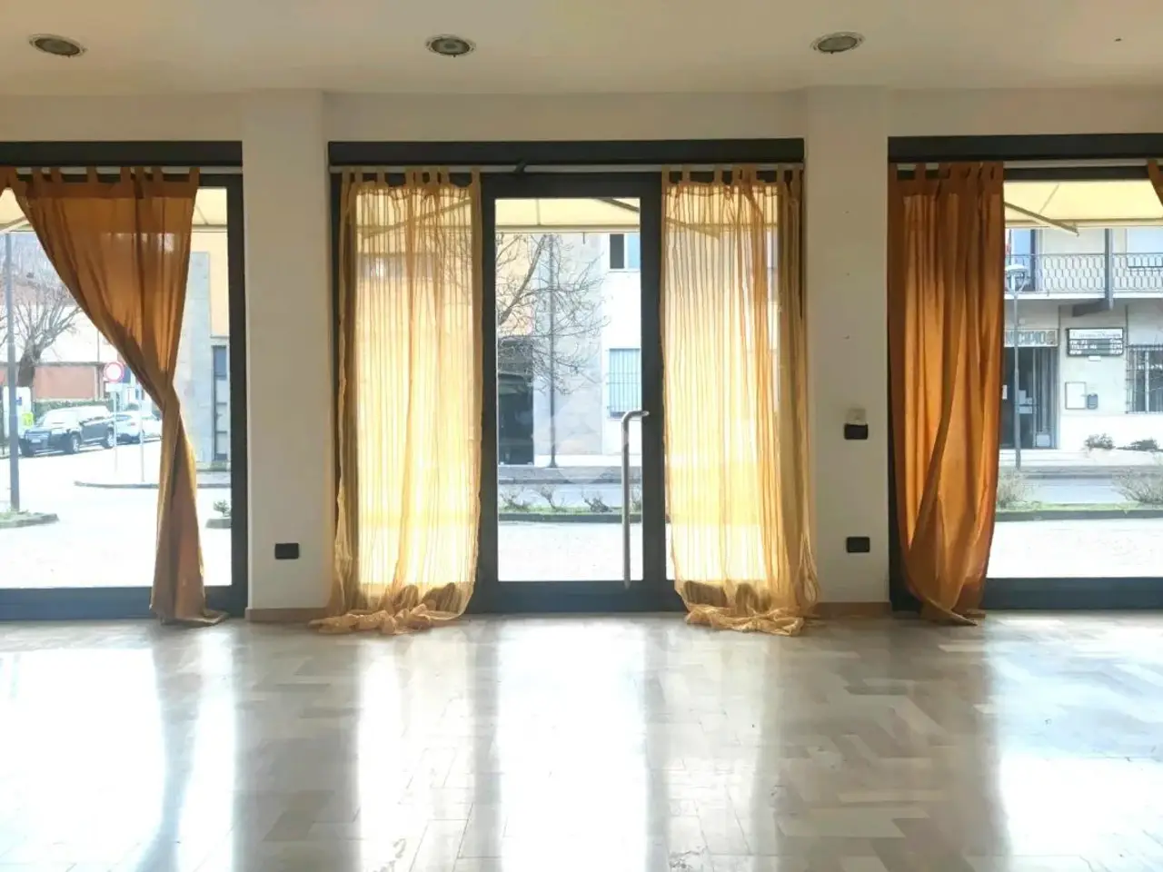 Negozio in Viale Roma 40, Civitella Di Romagna, {3} - Foto 1