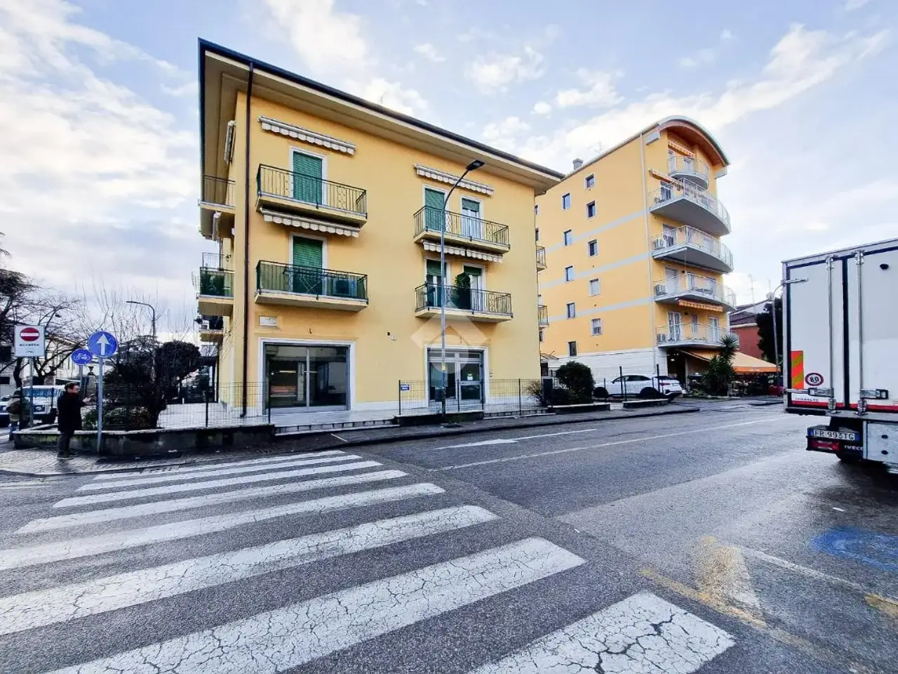 Negozio in Via dei Sogari 3, Verona, {3} - Foto 1