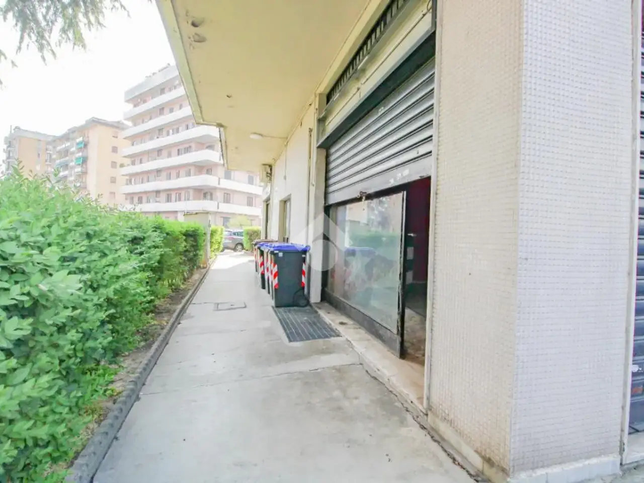Negozio in Viale Fratelli Cervi 19, San Giuliano Milanese, {3} - Foto 2