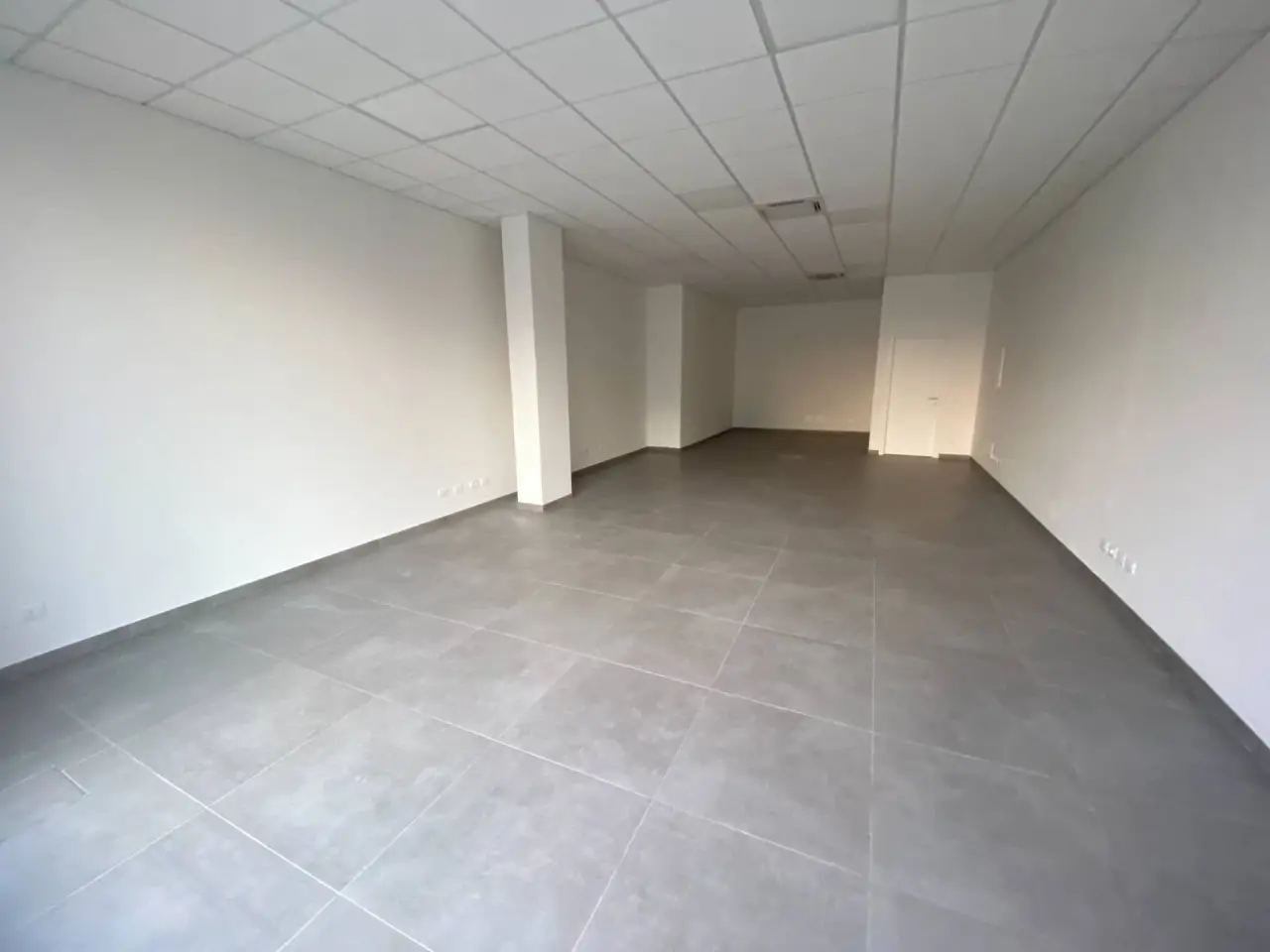Negozio in , Mirandola, {3} - Foto 1