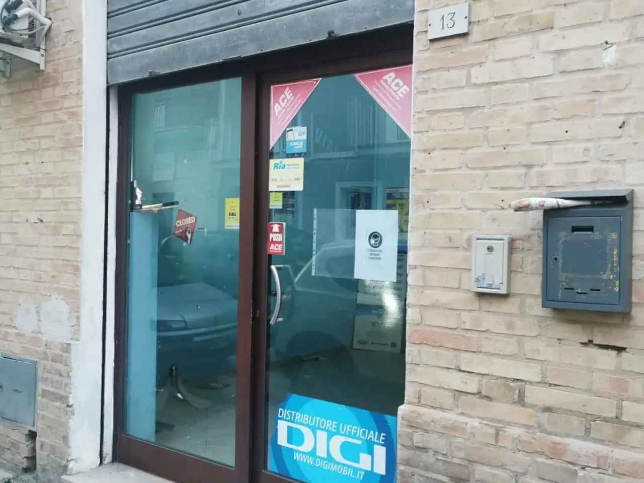 Negozio in Via Fratelli Cairoli, Civitanova Marche, {3} - Foto 2