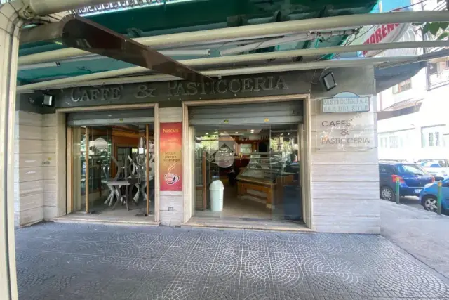 Negozio in Via Vicinale Campanile 30, Napoli - Foto 1