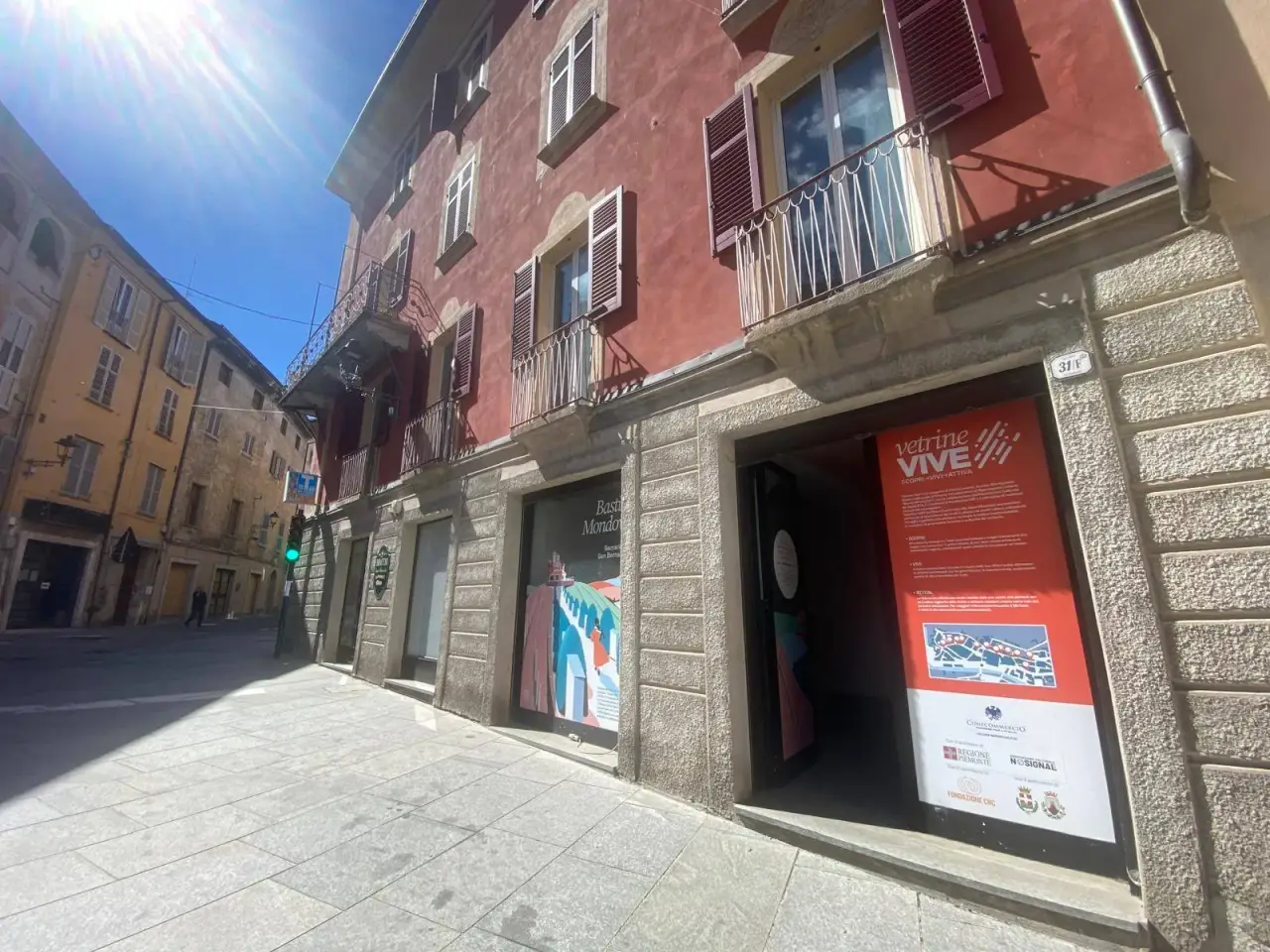 Esercizio commerciale in Via Beccaria 31/F, Mondovi', {3} - Foto 1