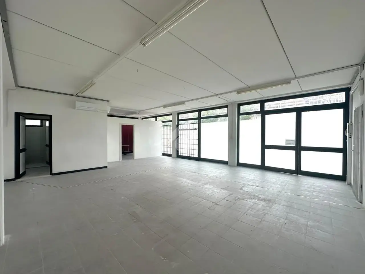 Negozio in Via Milano 38, Montecchio Maggiore, {3} - Foto 1