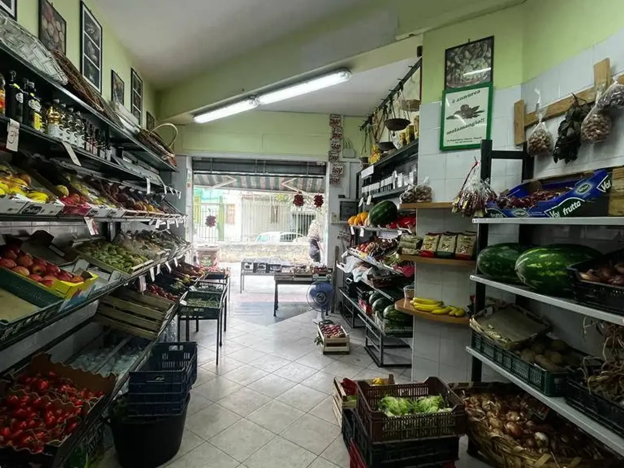 Esercizio commerciale in Via Detta Pacifico, Napoli, {3} - Foto 1