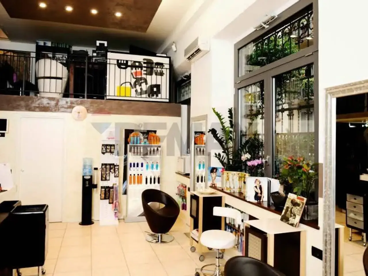 Esercizio commerciale in , Milano, {3} - Foto 1