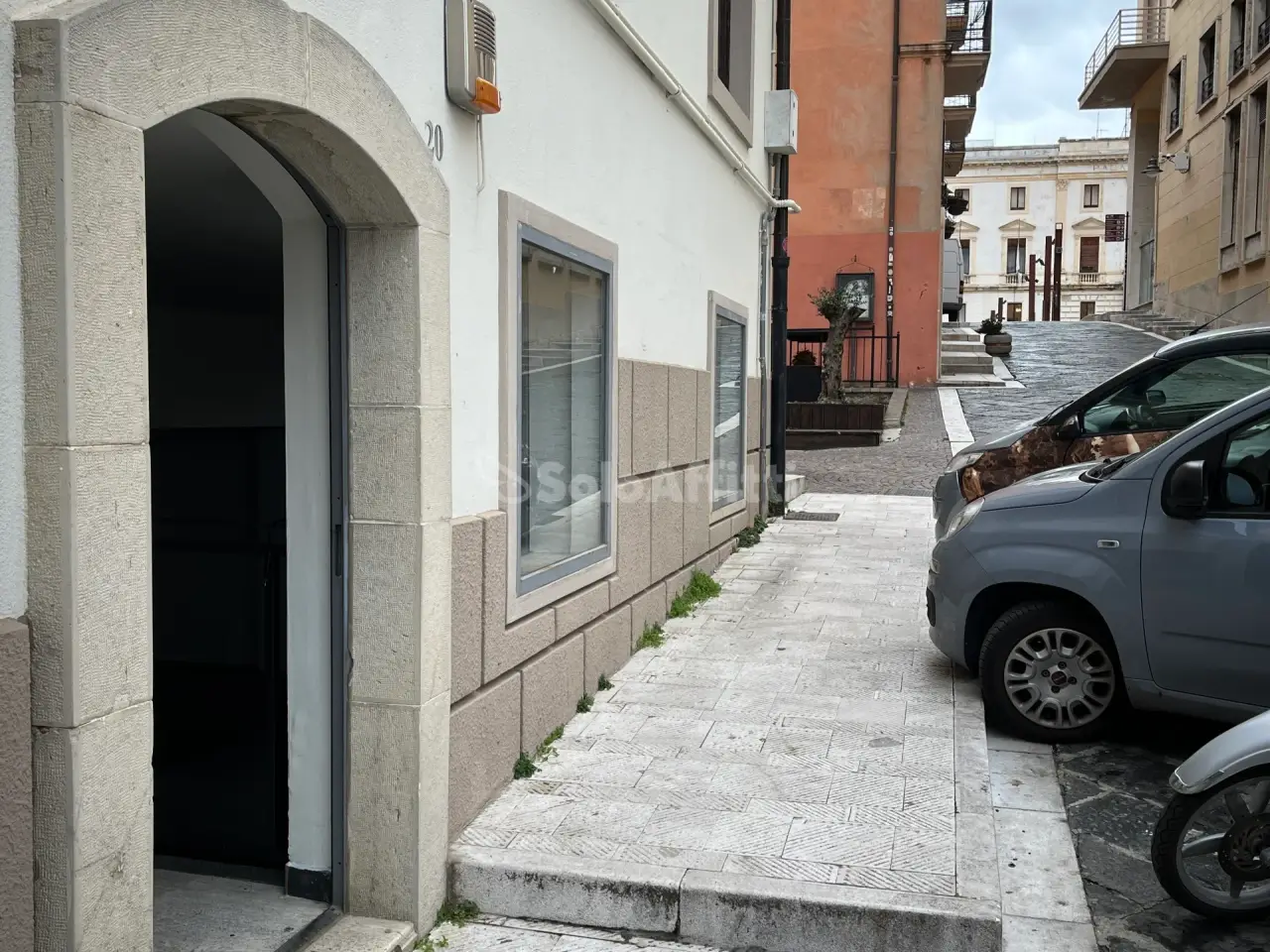 Negozio in Via Orazio Petruccelli 20, Potenza, {3} - Foto 1