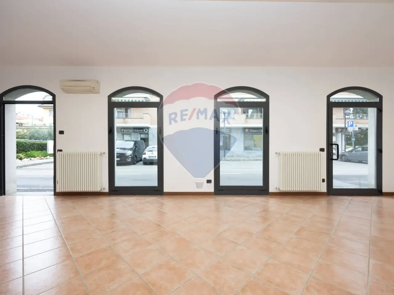 Negozio in Via Alessandro Manzoni 14, Seveso, {3} - Foto 2