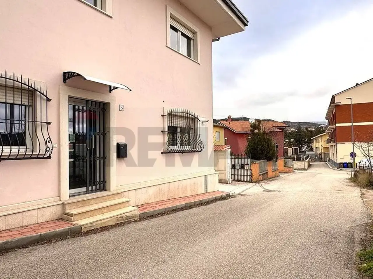Negozio in Via Lanciano 15, L'Aquila, {3} - Foto 1