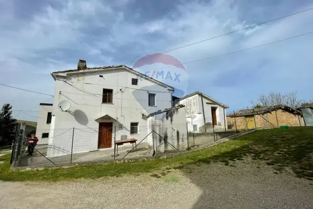 Casa indipendente in C.da Colletrotta, Penne - Foto 1