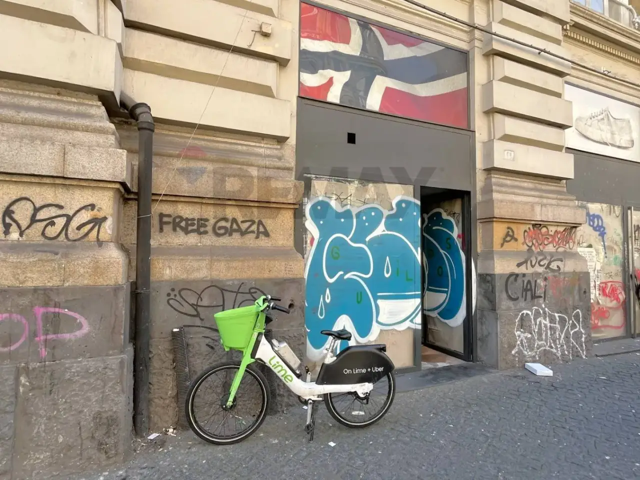 Negozio in Via Corso Umberto 183, Napoli, {3} - Foto 2