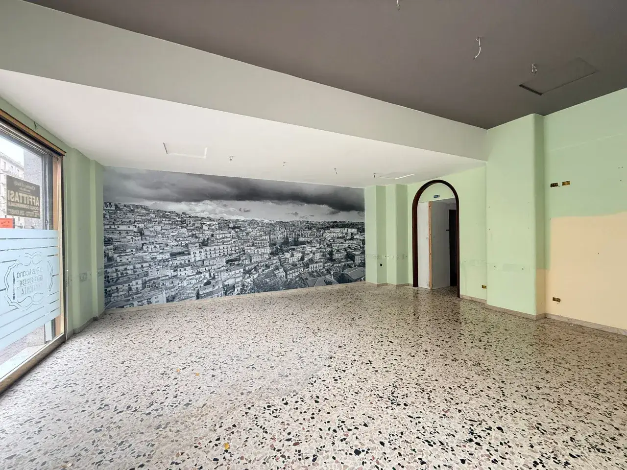 Negozio in Viale Medaglie d'Oro, Modica, {3} - Foto 2