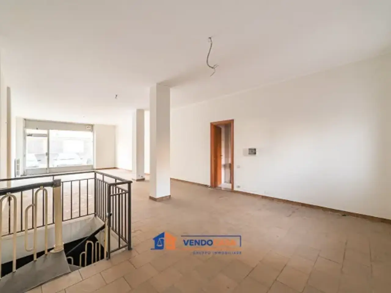 Negozio in Via Giuseppe Bucci 28, Carmagnola, {3} - Foto 1