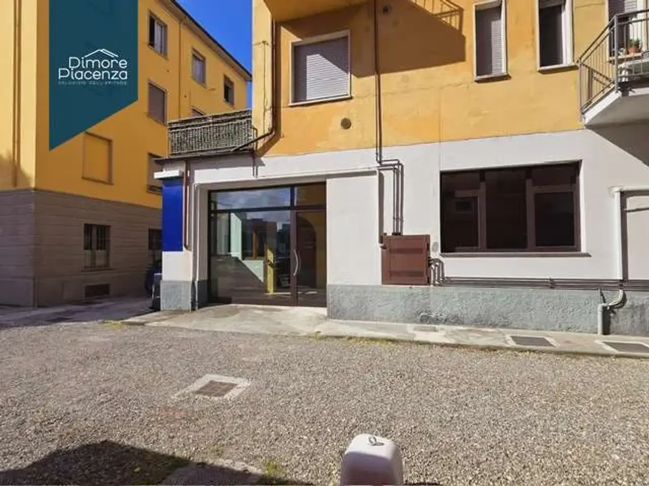 Ufficio in Via Emilia Parmense 10, Piacenza, {3} - Foto 1