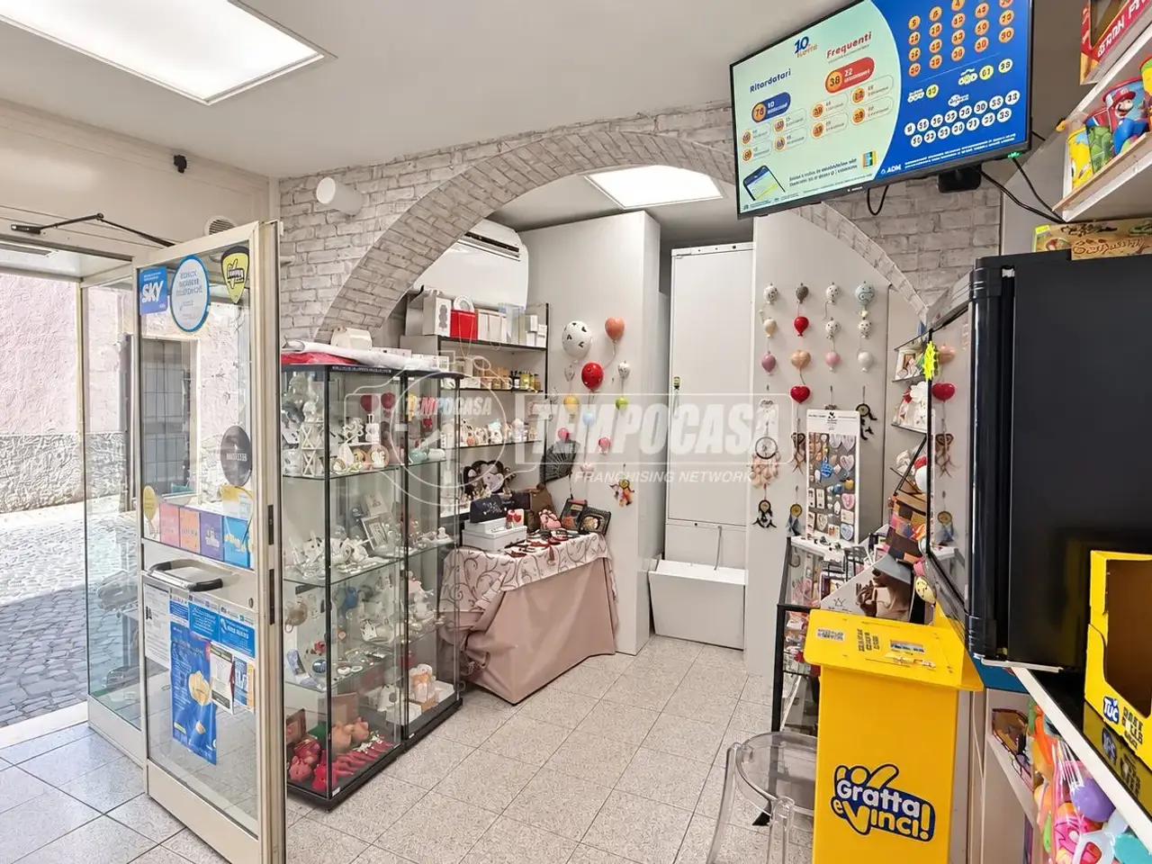 Tabaccheria in Via Umberto I 24, Tarquinia, {3} - Foto 2