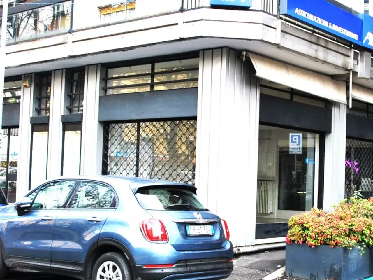 Negozio in Via dei Martiri N. 4, Rho, {3} - Foto 1