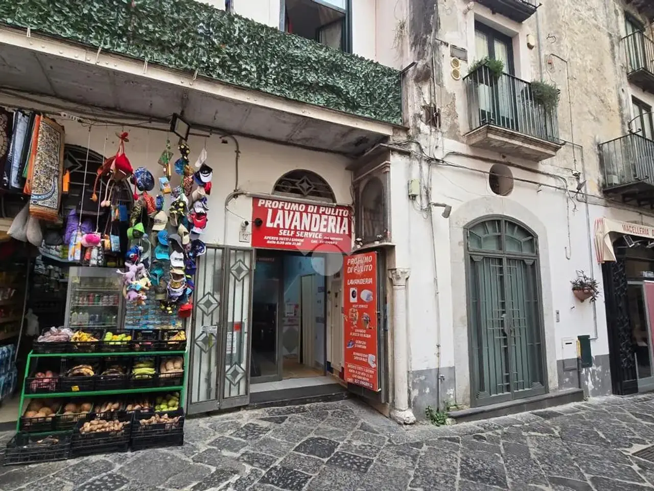 Negozio in Via Antonio Mazza 12, Salerno, {3} - Foto 1