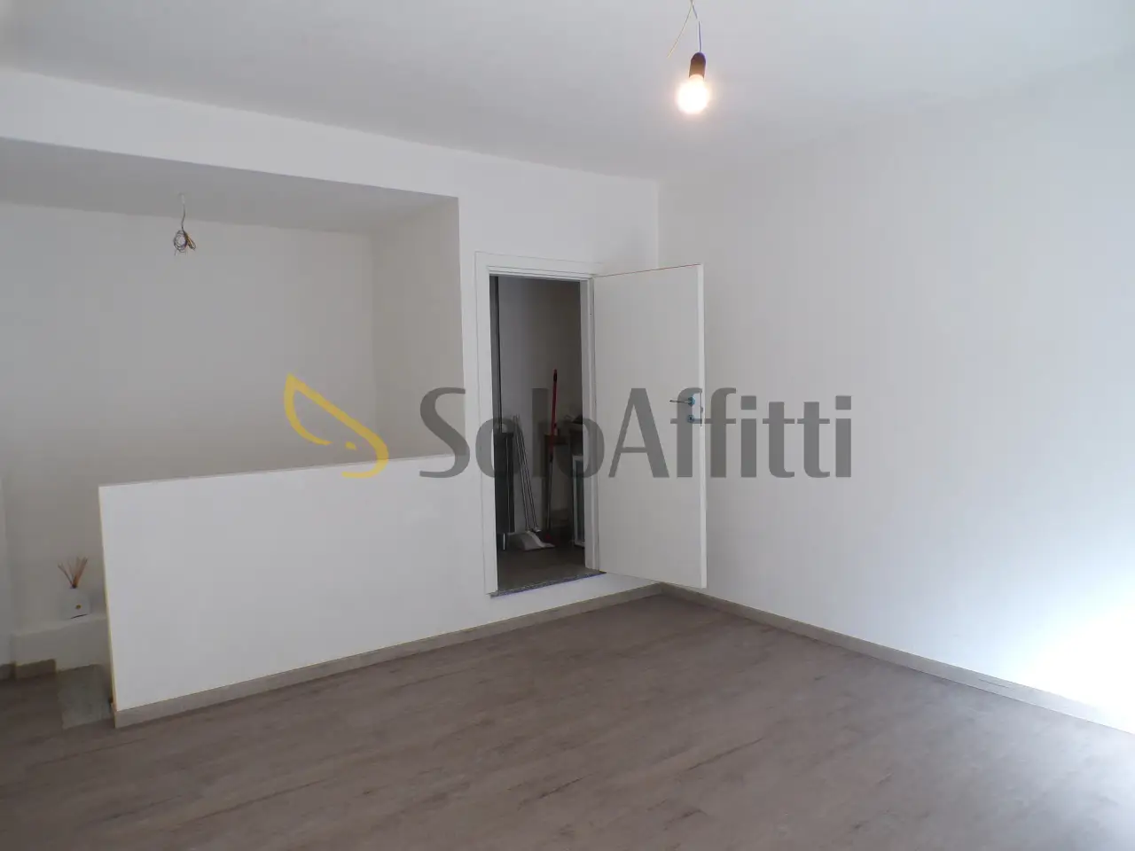 Ufficio in Via Eredi Farina 19, Pavia, {3} - Foto 1