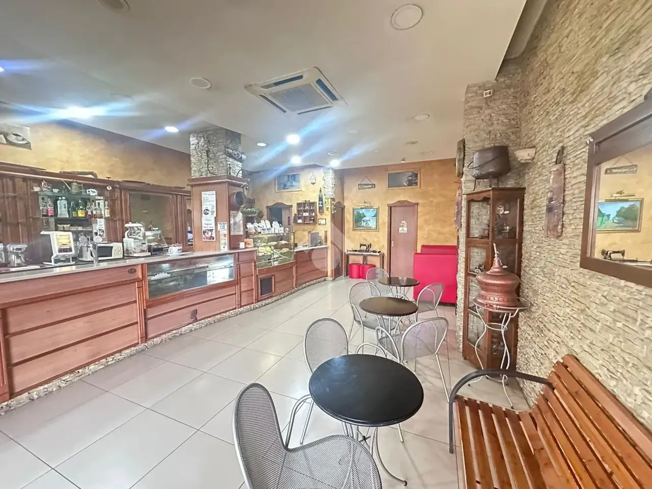 Negozio in Via delle Galassie 47, Napoli, {3} - Foto 2