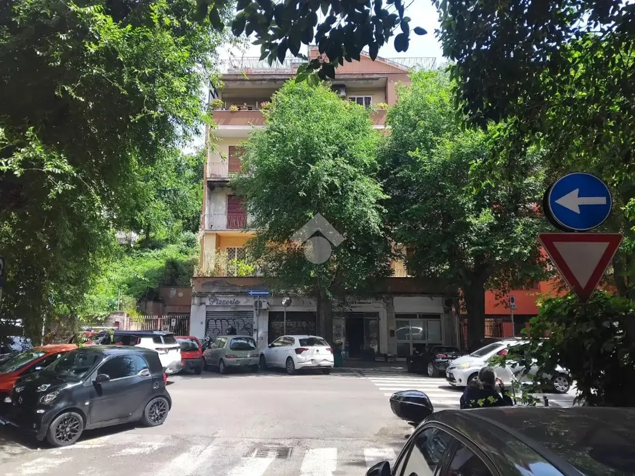 Negozio in Via di Donna Olimpia, Roma, {3} - Foto 1