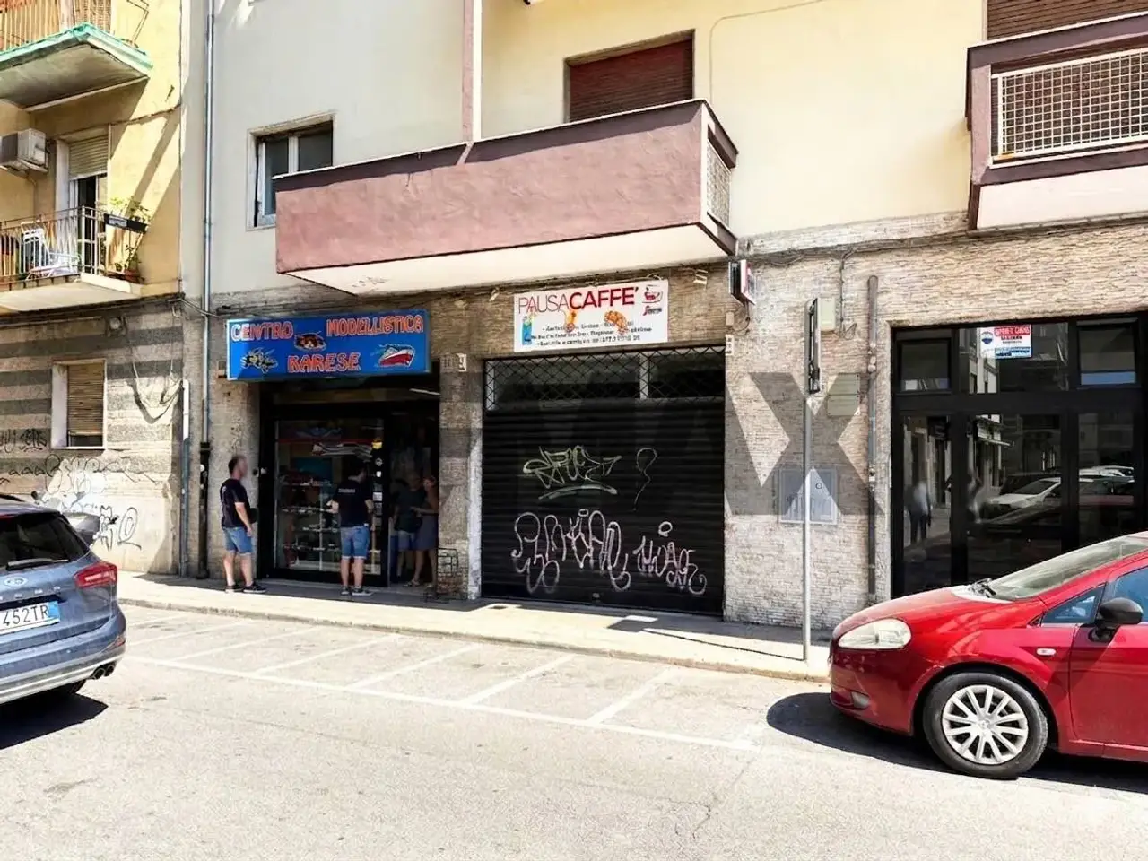 Negozio in Via Enrico Toti 14, Bari, {3} - Foto 1