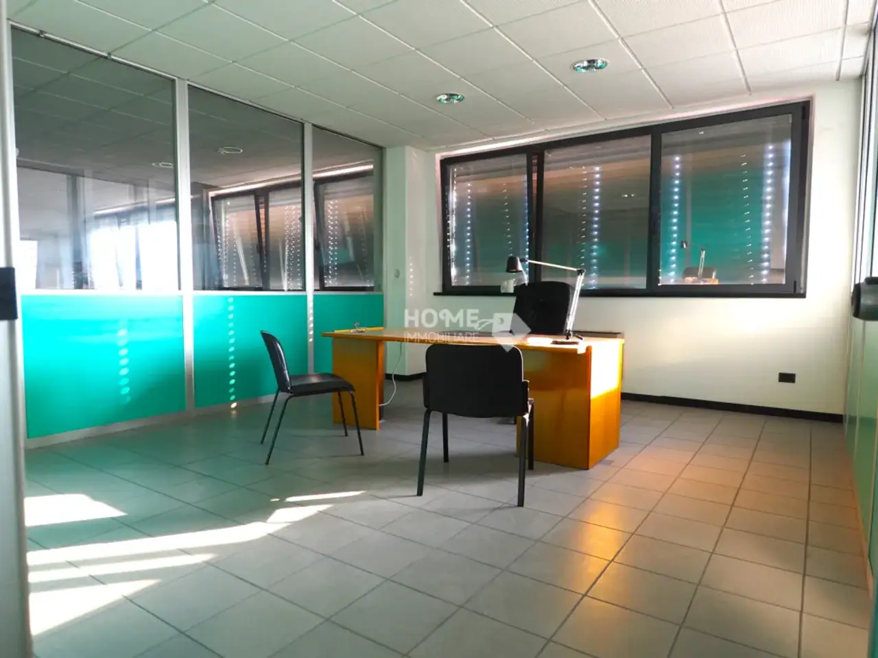 Ufficio in Montecassiano, Zona Semicentrale, Montecassiano, {3} - Foto 1