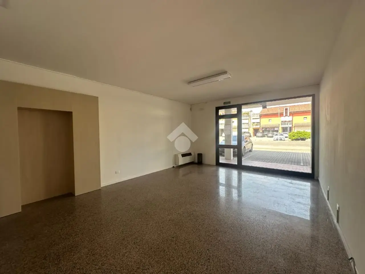 Negozio in Via Castellana 117, Resana, {3} - Foto 1