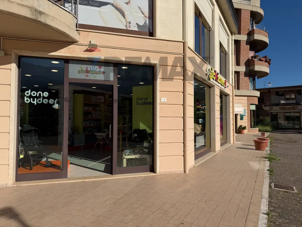Esercizio commerciale in Via dei Pentri 1, Castel Di Sangro, {3} - Foto 1