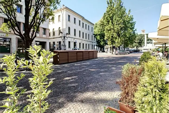 Shop in Piazza della Vittoria , Treviso - Photo 1