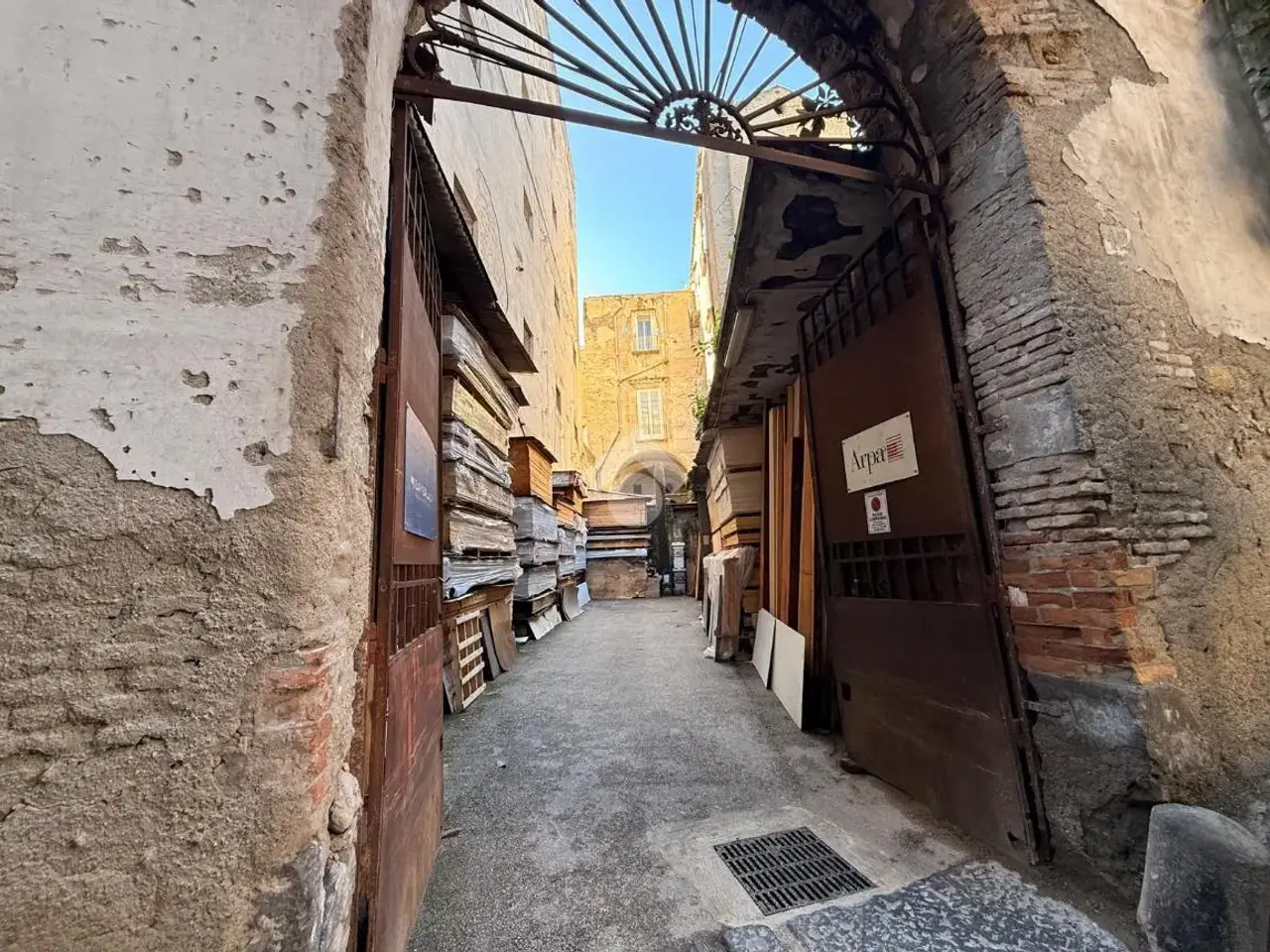 Negozio in Vico Santa Maria del Pozzo, Napoli, {3} - Foto 1