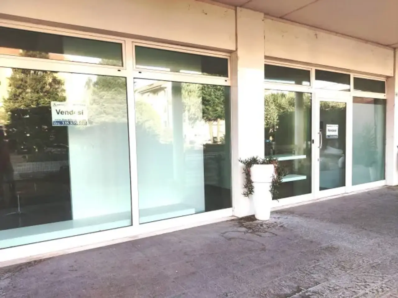 Negozio in Via dell'Acquedotto 69, Macerata, {3} - Foto 2