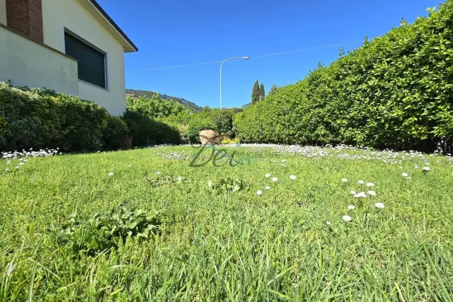 Single-family villa in Via di Badia  2, Capannori - Photo 1