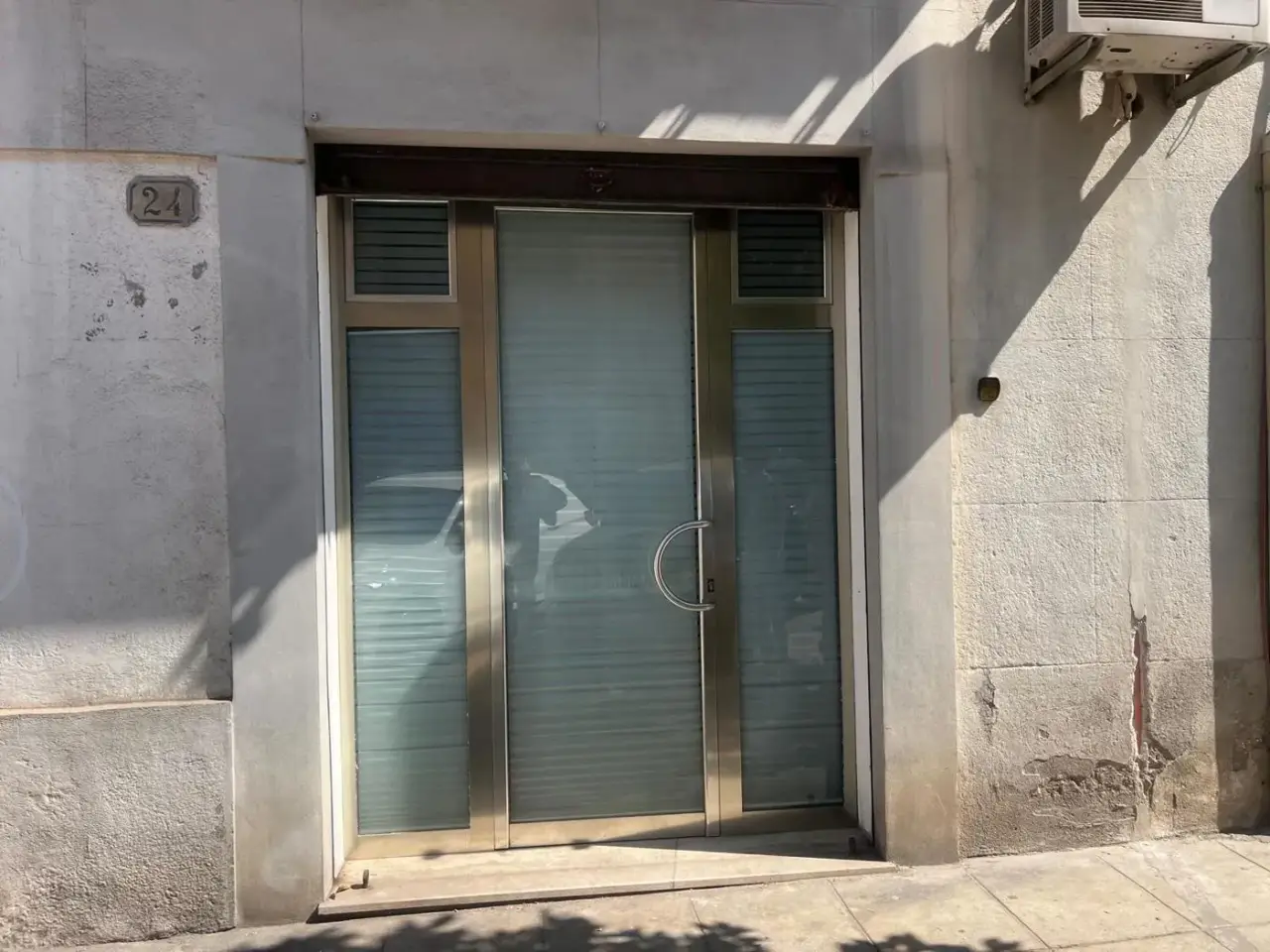 Magazzino in Via Principe di Belmonte 24, Palermo, {3} - Foto 2