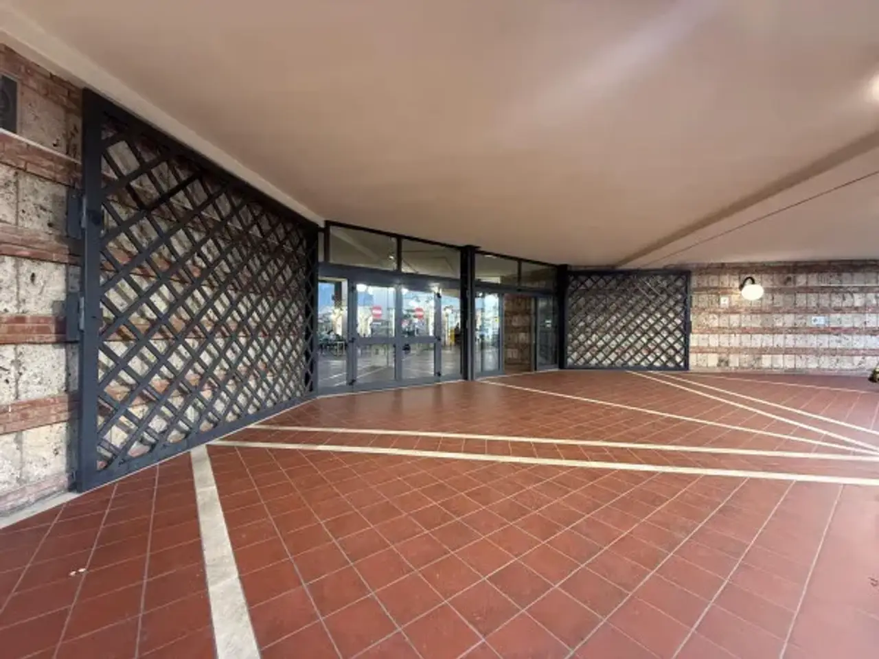 Negozio in Viale Antium, Anzio, {3} - Foto 2
