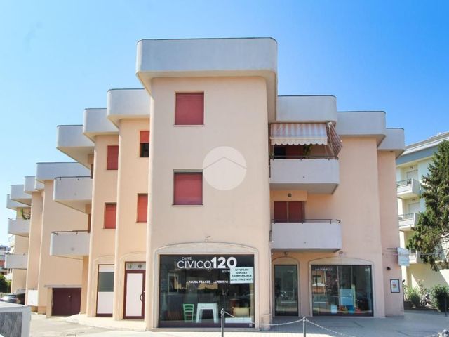 4-room flat in Via Giuseppe Mazzini 116, Alba Adriatica - Photo 1