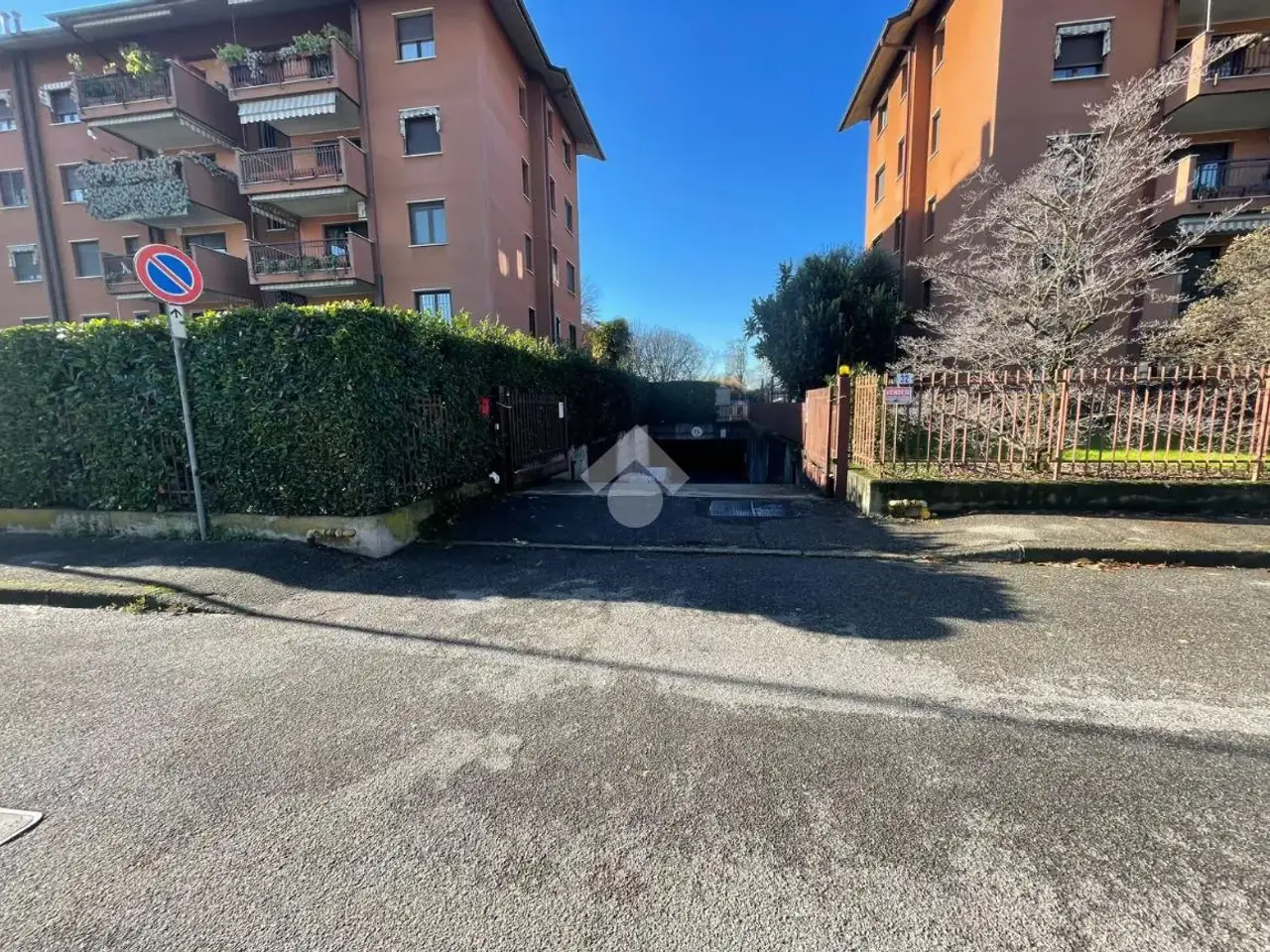 Magazzino in Via C De Capitani da Vimercate 32, Lissone, {3} - Foto 1