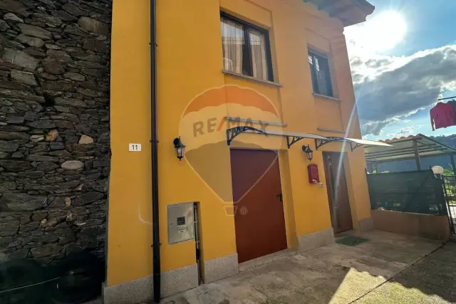 Zweizimmerwohnung in Via Chiesa 11, Luino - Foto 1