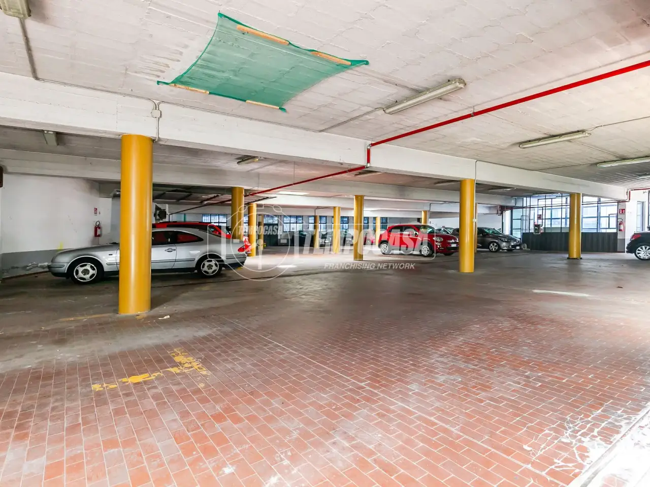 Parcheggio chiuso in Via Bernardo Davanzati, Milano, {3} - Foto 1