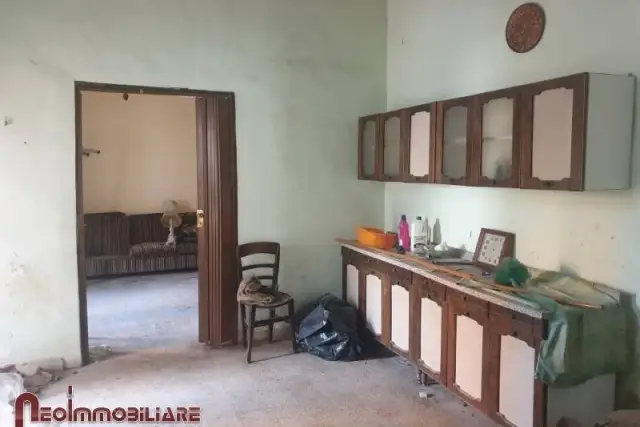 3-room flat in Via Piccolomini d'Aragona, Nocera Inferiore - Photo 1