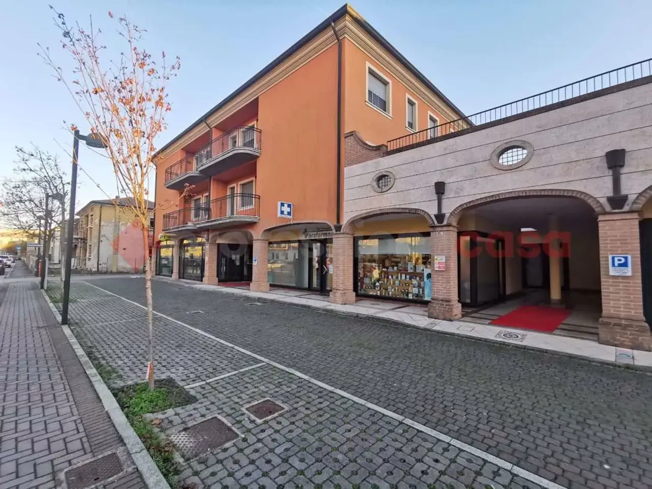 Negozio in Via Vittorio Veneto 23, Casaleone, {3} - Foto 1