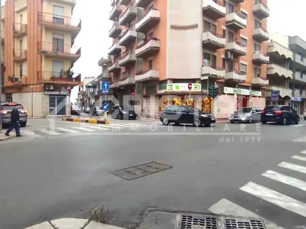 Palazzina commerciale in Via Giuseppe Mazzini 2, Andria, {3} - Foto 1