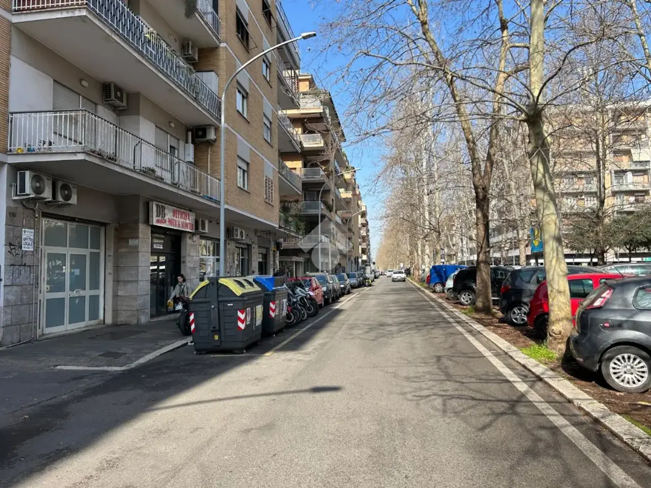 Negozio in Viale Anicio Gallo 114, Roma, {3} - Foto 1