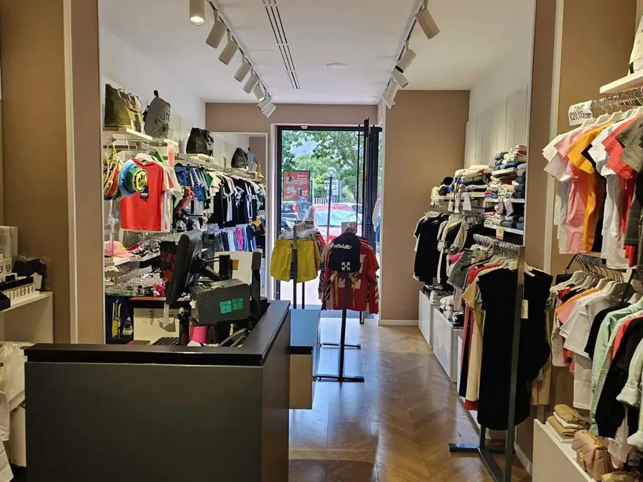 Negozio in Viale Strasburgo 258, Palermo, {3} - Foto 2