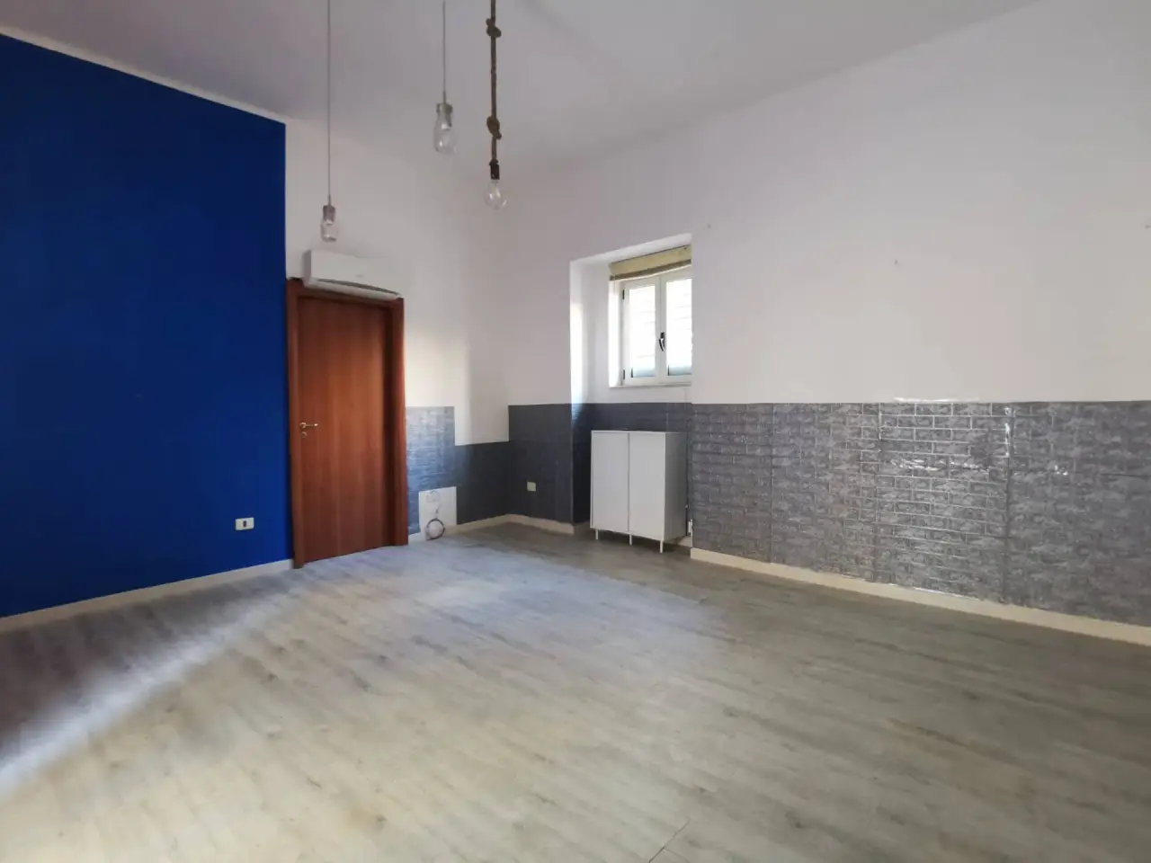 Negozio in Via Santacroce 25, San Nicola la Strada, {3} - Foto 1